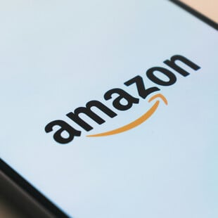 Amazon: Θα μπορούσε να εξοικονομήσει 3 δισ. δολάρια το χρόνο αν απέλυε 14.000 διευθυντές 