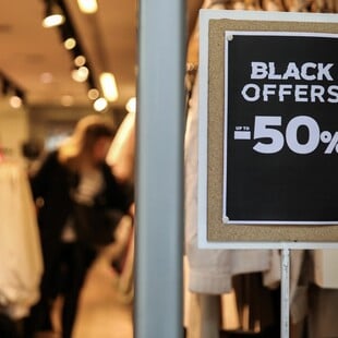 Black Friday: Επιχειρήσεις και καταναλωτές περιμένουν το μεγαλύτερο εκπτωτικό γεγονός του Φθινοπώρου