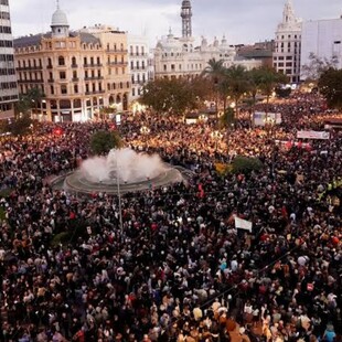 Πλημμύρες στη Βαλένθια: Νέες διαδηλώσεις - Διαμαρτύρονται για τα κλειστά σχολεία