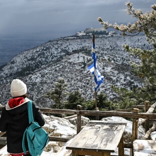 Πάρνηθα: Έπεσαν τα πρώτα χιόνια