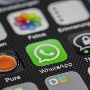 Η κυβέρνηση της Σκωτίας θα απαγορεύσει το WhatsApp στις επίσημες συσκευές