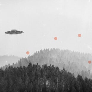 Τα UFO δεν εμφανίζονται ένα τυχαίο βράδυ Τρίτης την ώρα που βγάζουμε τα σκουπίδια 