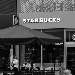 Starbucks: Απεργούν εργαζόμενοι πάνω από 300 καταστημάτων στις ΗΠΑ