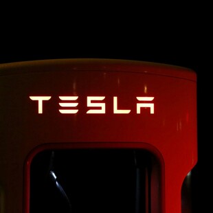 Υπό νέα έρευνα η Tesla στις ΗΠΑ - Πιθανή η ανάκληση 2,6 εκατ. αυτοκινήτων