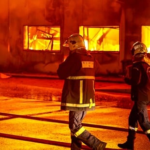 Φωτιά στο Κορωπί: Συνεχίζεται κανονικά σήμερα η λειτουργία του εργοστασίου «Καραμολέγκος»