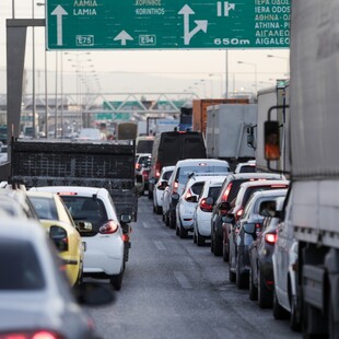 Καραμπόλα τεσσάρων αυτοκινήτων στην άνοδο του Κηφισού