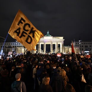 Γερμανία: Χιλιάδες διαδηλωτές κατά της ακροδεξιάς