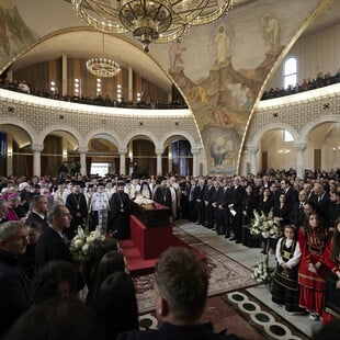 Κηδεύτηκε σε ειδική κρύπτη στον καθεδρικό των Τιράνων ο Αναστάσιος