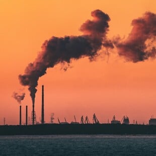 Το 50% των παγκόσμιων εκπομπών CO2 προέρχονται από 36 εταιρείες ορυκτών καυσίμων, σύμφωνα με μελέτη 