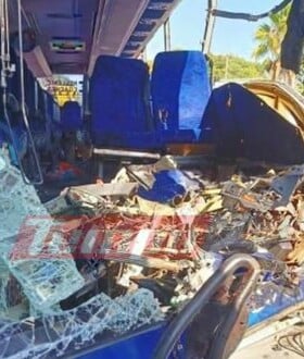 Τροχαίο στην Κέρκυρα: «Έλιωσε» η θέση του οδηγού του τουριστικού λεωφορείου - Εικόνες από το σημείο