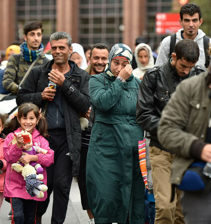 Γιατί η Γερμανία αλλάζει στάση απέναντι στους πρόσφυγες;
