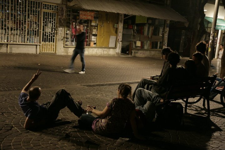 νύχτα στους πεζοδρόμους του Τελ Αβίβ