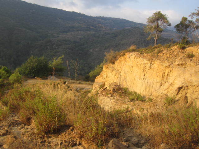 Road to Ecovillage_dmit river valley_Lebanon