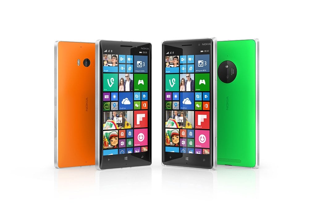 Το Nokia Lumia 830 με σώμα από αλουμίνιο, οθόνη 5 ιντσών ανάλυσης 720p με Gorilla Glass, τετραπύρηνο επεξεργαστή Snapdragon 400 στα 1.2GHz, 1GB RAM, 16GB αποθηκευτικό χώρο και κάμερα 10MP, τεχνολογίας PureView