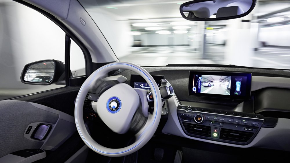 To μέλλον της αυτοκίνησης περιλαμβάνει χειρισμό του αυτοκινήτου μέσω smartwatch, σύμφωνα με το όραμα της BMW